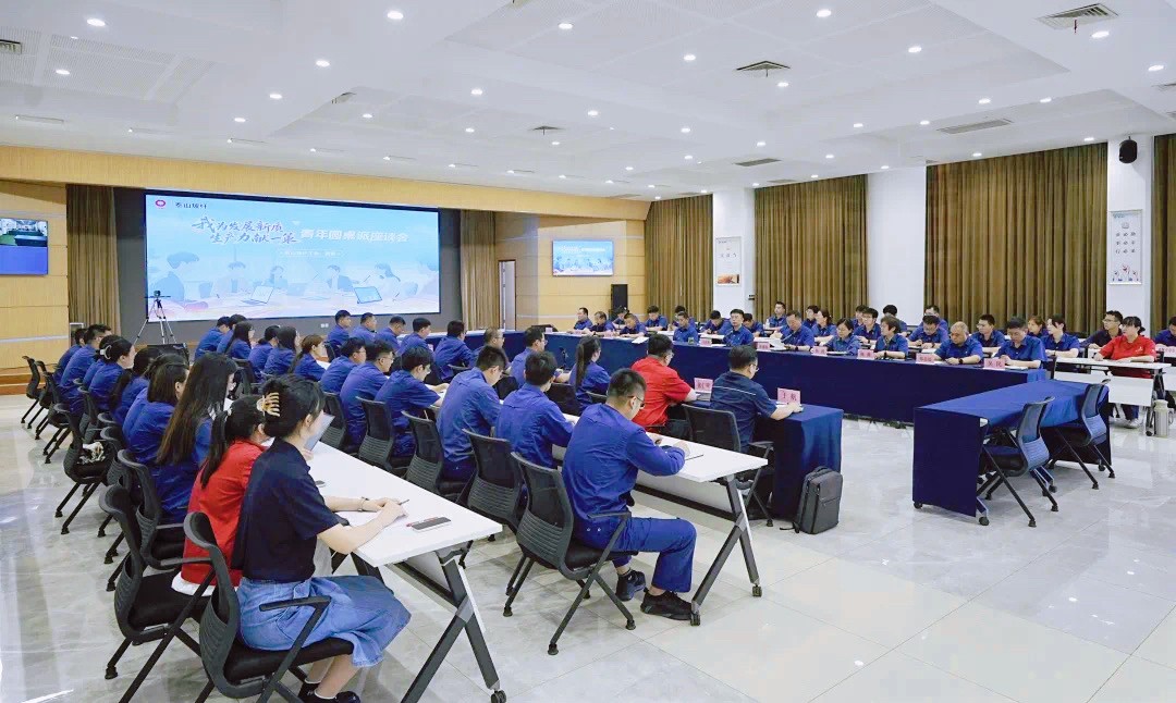 hou001.jpg hou001.jpg